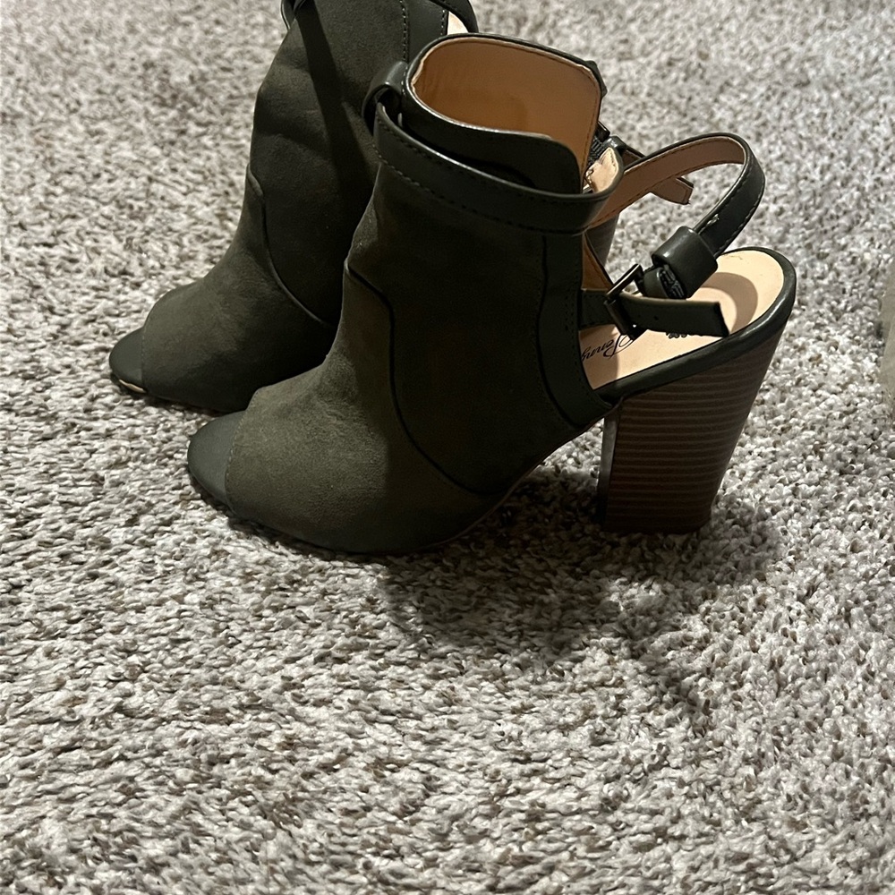 Olive Green Women's Heeled Sandals